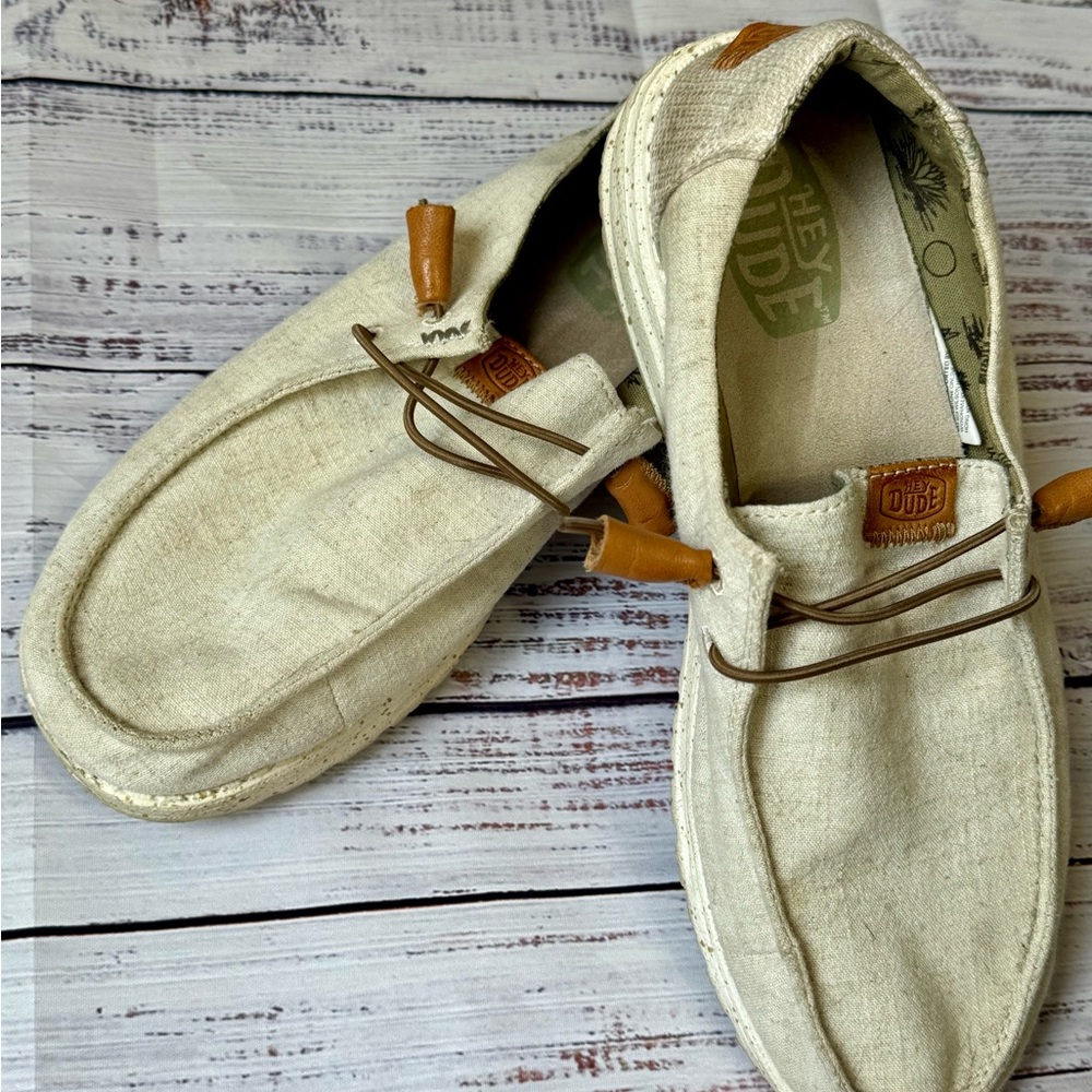 Hey Dude Women’s Cream Loafers/Slip-Ons
